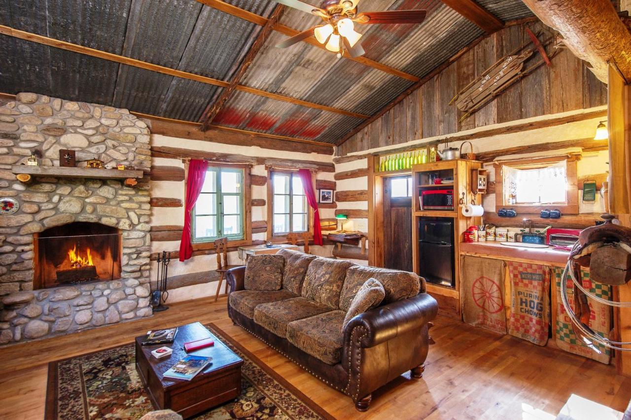 Barons Creekside Resort Фредериксберг Экстерьер фото